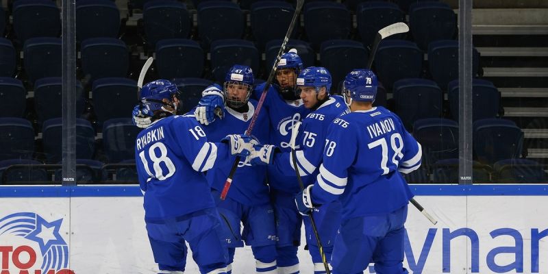 Хк витязь. Динамо м витязь прогноз. Витязь мск. 2020 динамо м – витязь 1 : 5. Кхл сибирь тейлор бэк фото.