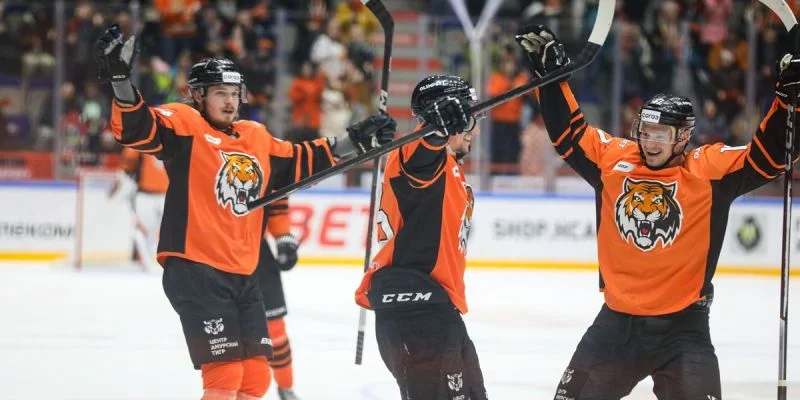 Амур - Авангард