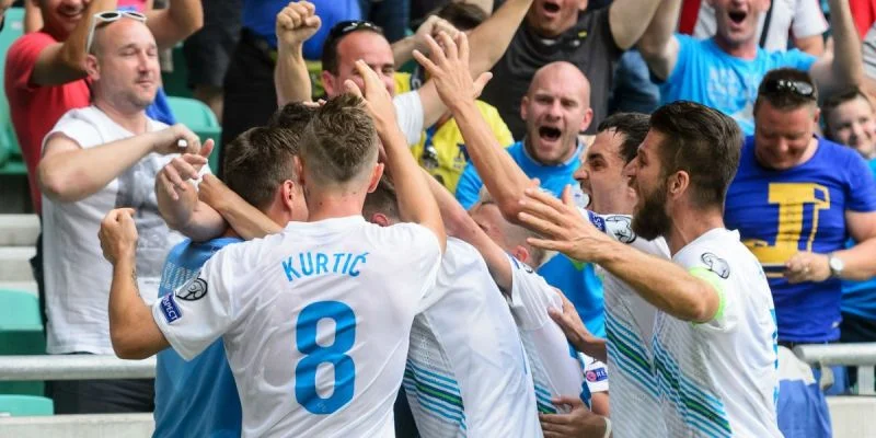 США - Словения США - Словения