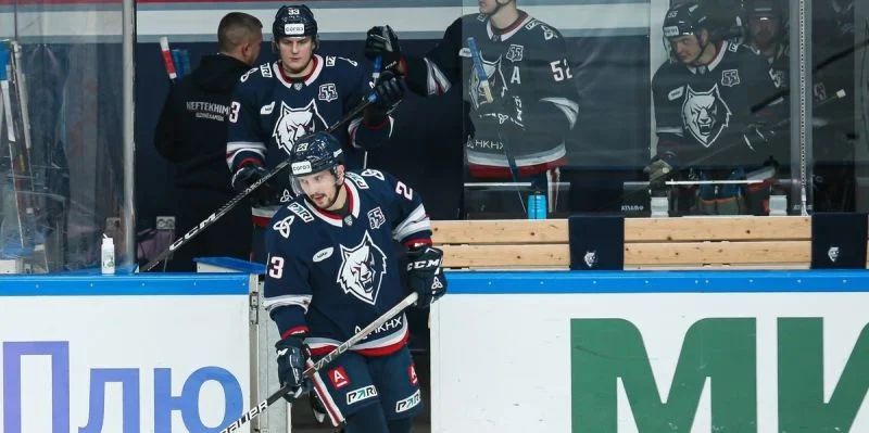 Нефтехимик - Адмирал