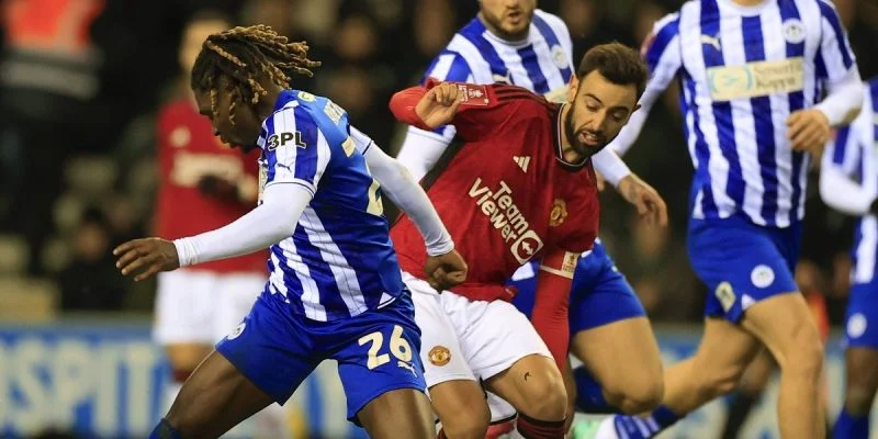 Уиган - Уикомб Уондерерз Уиган - Уикомб Уондерерз