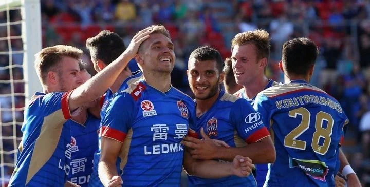 Ньюкасл Джетс - Веллингтон Феникс Ньюкасл Джетс - Веллингтон Феникс