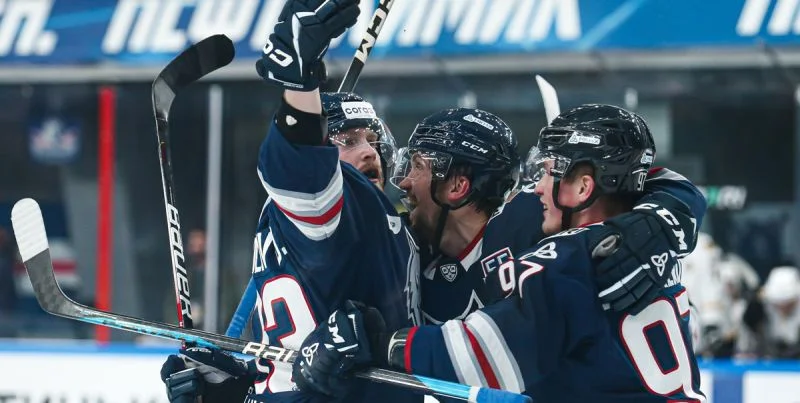 Нефтехимик - Лада Нефтехимик - Лада