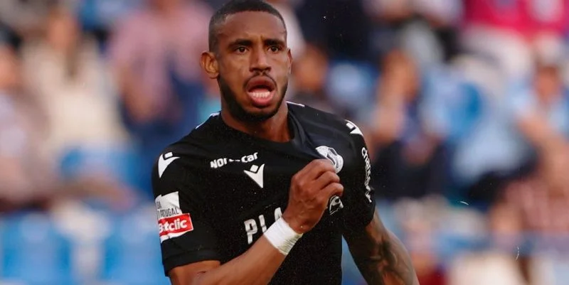 Витория Гимарайнш - Жил Висенте Витория Гимарайнш - Жил Висенте