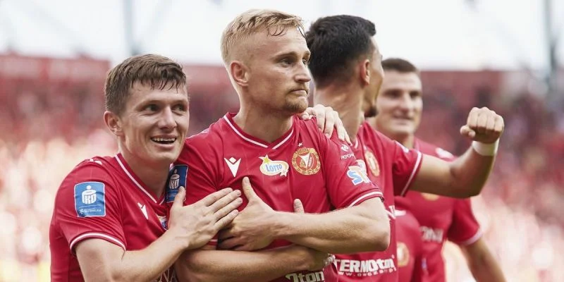 Корона - Лодзь