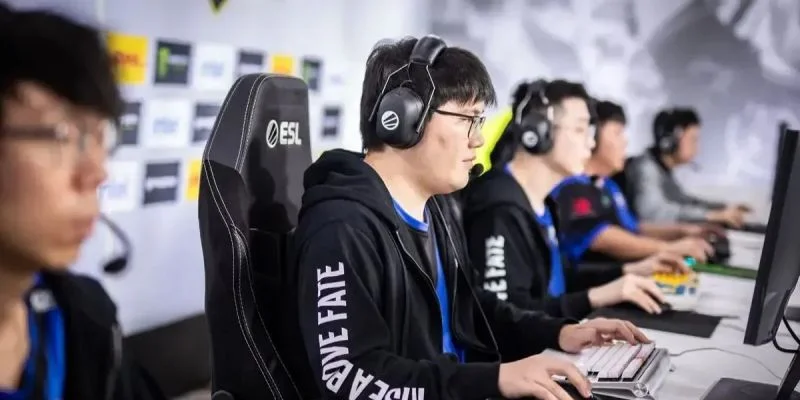 Team Falcons - Azure Ray Team Falcons - Azure Ray