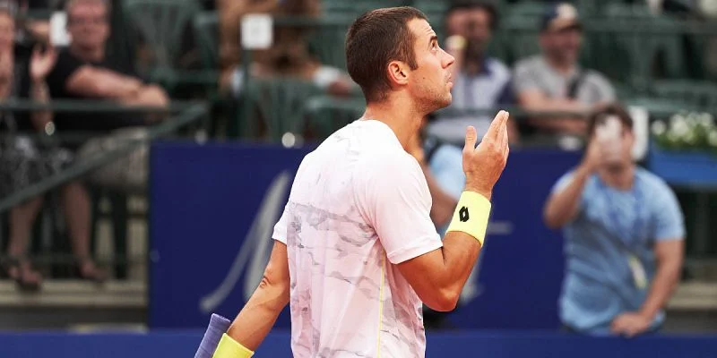 Бернабе Сапата Мираллес - Ласло Дьере