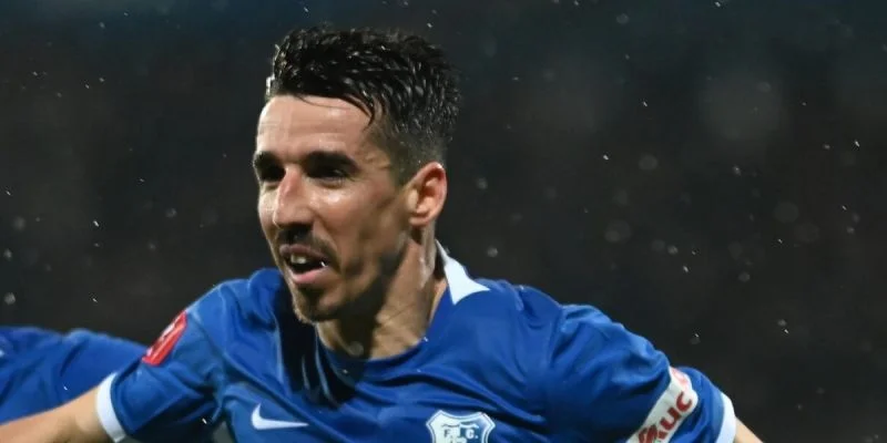 Университатя Клуж - Фарул