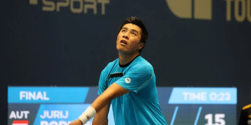 Брендон Накашима - Иржи Лехечка