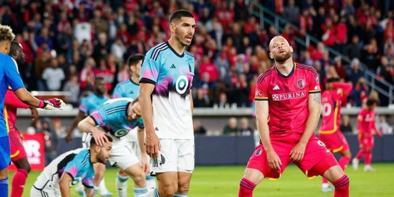 Сент-Луис Сити - ДС Юнайтед