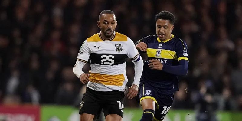 Бертон Альбион - Порт Вейл Бертон Альбион - Порт Вейл