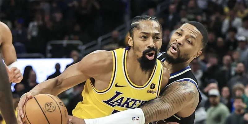 Торонто - Лейкерс