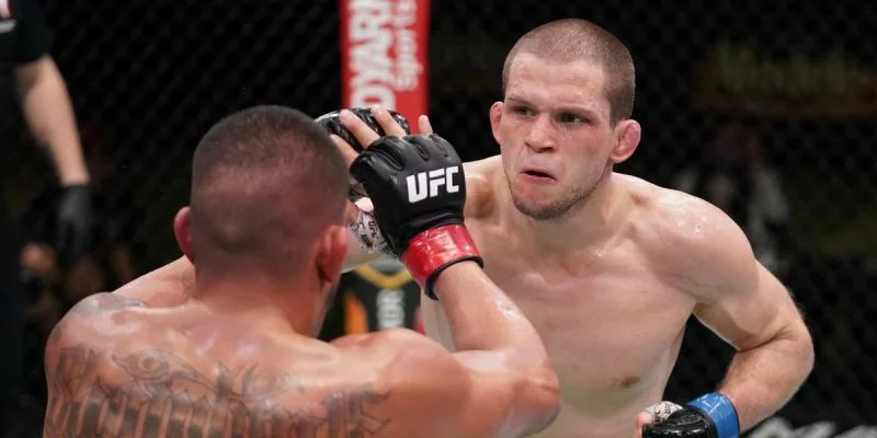 Корт МакГи - Алекс Мороно