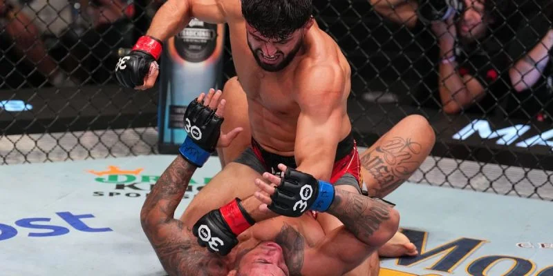 Чарльз Оливейра - Арман Царукян Чарльз Оливейра - Арман Царукян