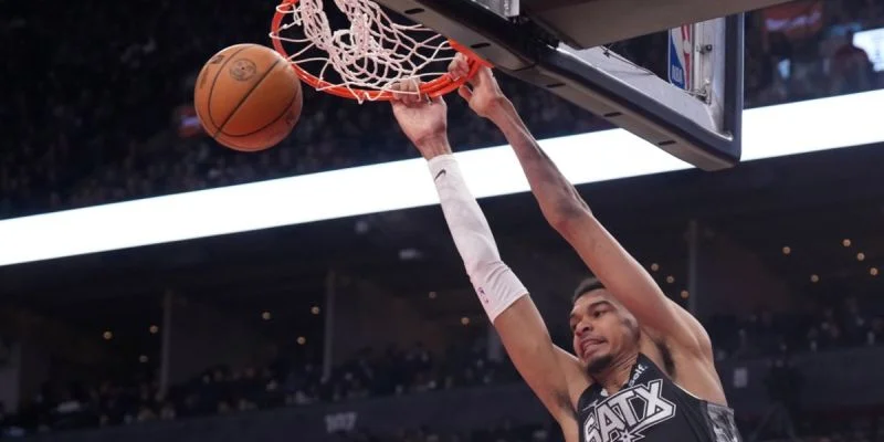 Сан-Антонио - Детройт