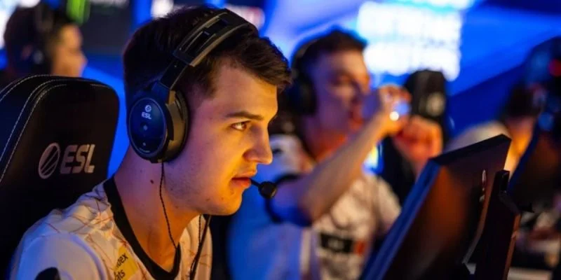 Fnatic - Virtus.pro Fnatic - Virtus.pro