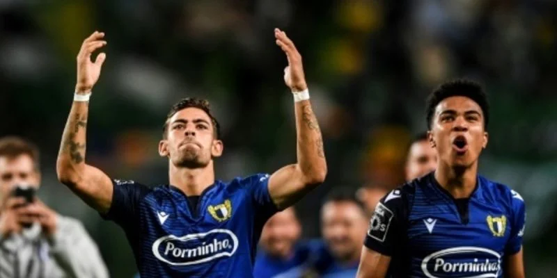 Шавиш - Фамаликан Шавиш - Фамаликан