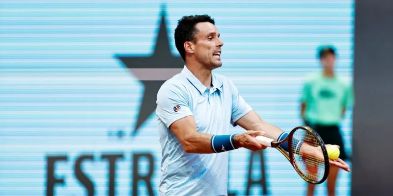 Маккензи Макдональд - Роберто Баутиста Маккензи Макдональд - Роберто Баутиста