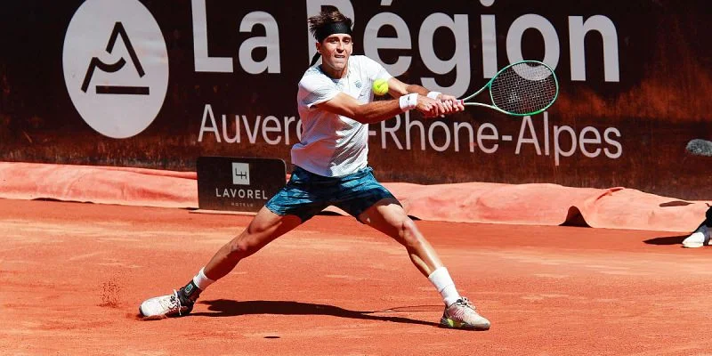 Тьяго Сейбот Уайлд - Томас Этчеверри