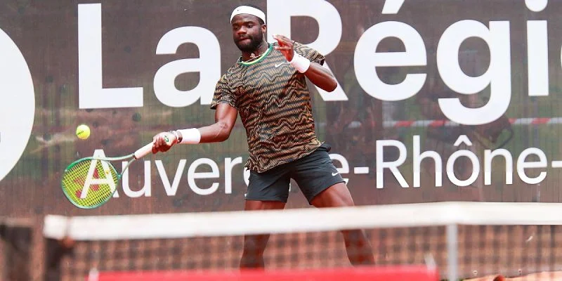 Артур Риндеркнех - Фрэнсис Тиафо Артур Риндеркнех - Фрэнсис Тиафо