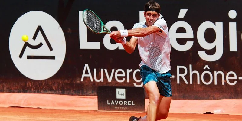 Доминик Кёпфер - Томас Этчеверри