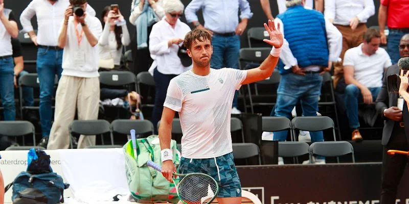 Томас Этчеверри - Джованни Мпетши-Перрикар Томас Этчеверри - Джованни Мпетши-Перрикар