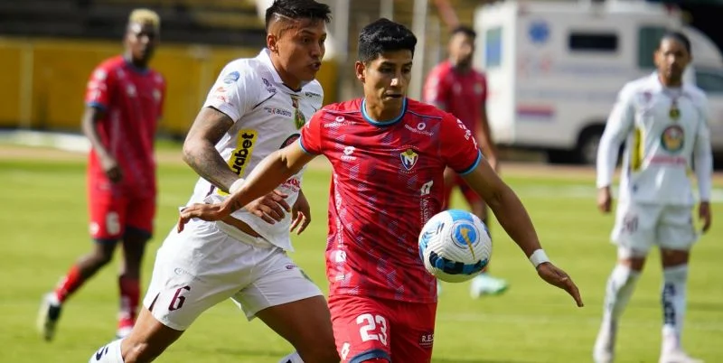 Технико Унверситарио - Эль Насьональ