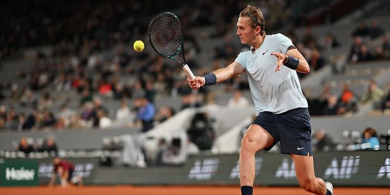 Себастьян Корда - Тристан Скулкейт