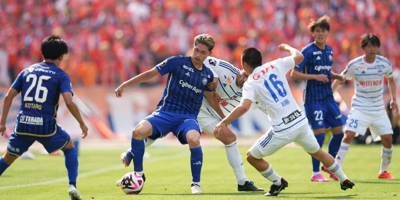 Йокогама Маринос - Матида Зельвия