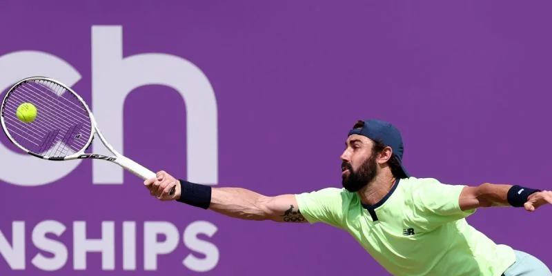 Джордан Томпсон - Лоренцо Музетти