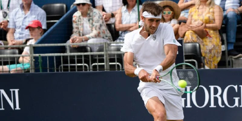 Ботик Ван де Зандшульп - Томас Этчеверри