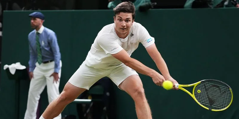 Миомир Кечманович - Адам Уолтон Миомир Кечманович - Адам Уолтон