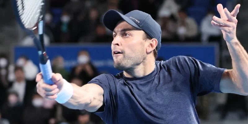 Аслан Карацев - Крис Гарин