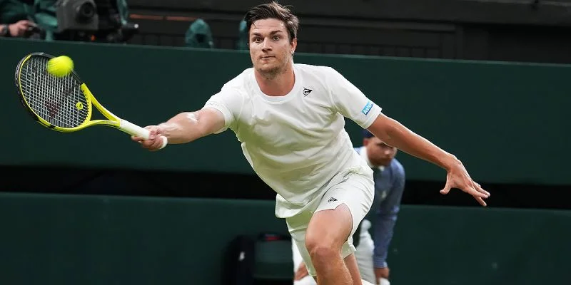 Нуну Боржеш - Миомир Кечманович Нуну Боржеш - Миомир Кечманович