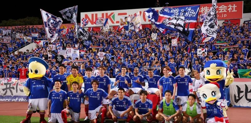 Йокогама Маринос - Сересо Осака