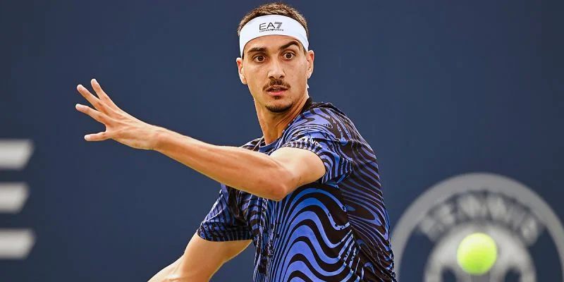 Лоренцо Сонего - Томми Пол