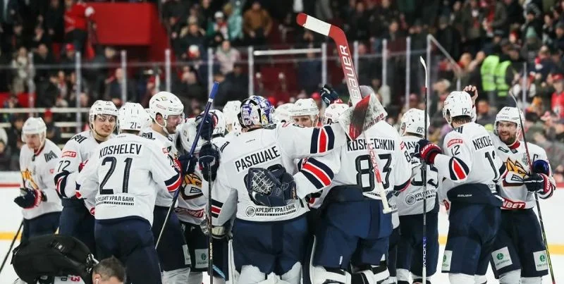 Металлург Мг - Локомотив