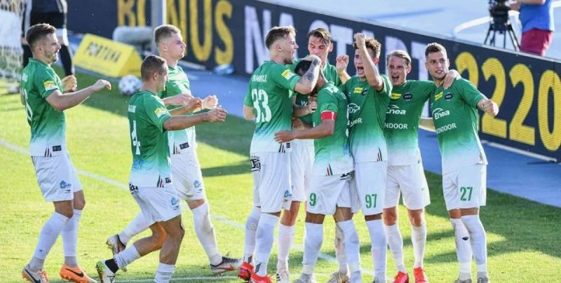 Радомяк Радом - Корона