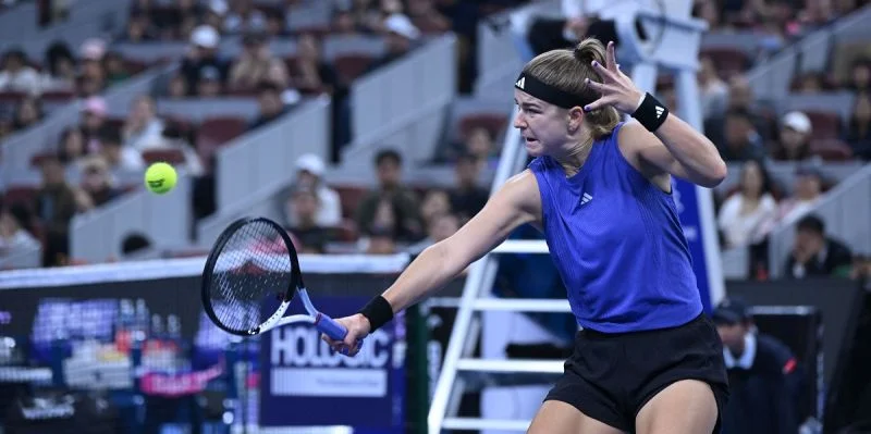 Каролина Мухова - Моюка Учидзима