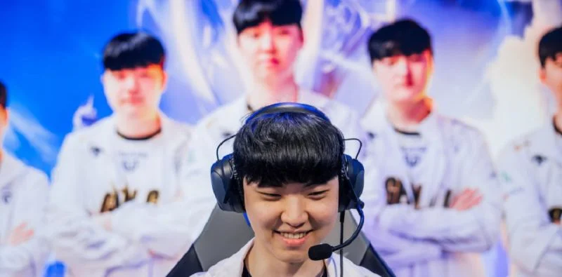 DAMWON Gaming - Top Esports DAMWON Gaming - Top Esports