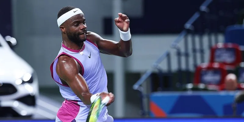 Фрэнсис Тиафо - Даниэль Эванс