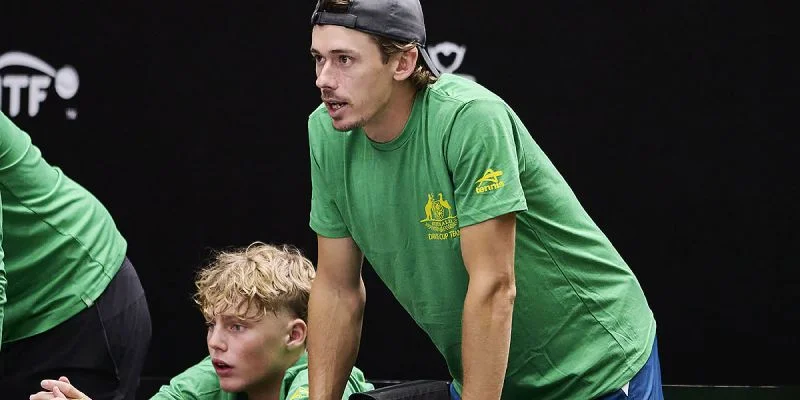 Алекс Де Минаур - Уго Гастон