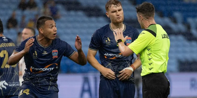 Ньюкасл Джетс - Мельбурн Сити