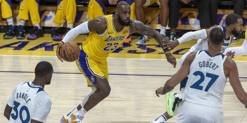 Торонто - Лейкерс