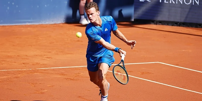 Цзюнчэн Шан - Люка Ван Аш