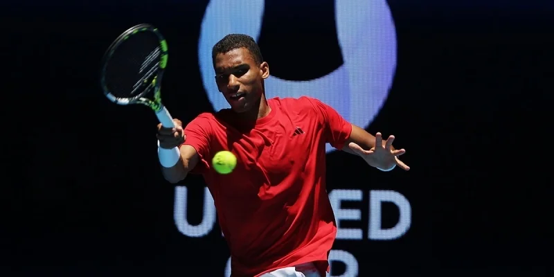 Феликс Оже-Альяссим - Маркос Хирон