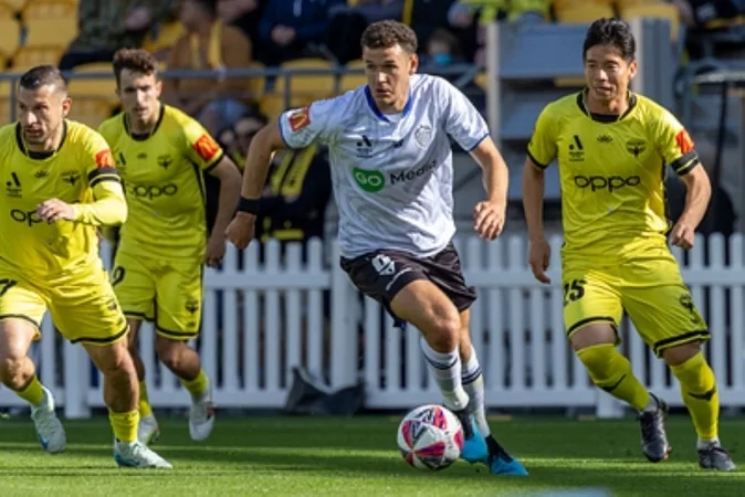 Перт Глори - Окленд