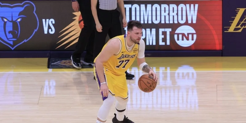 Лейкерс - Шарлотт Лейкерс - Шарлотт