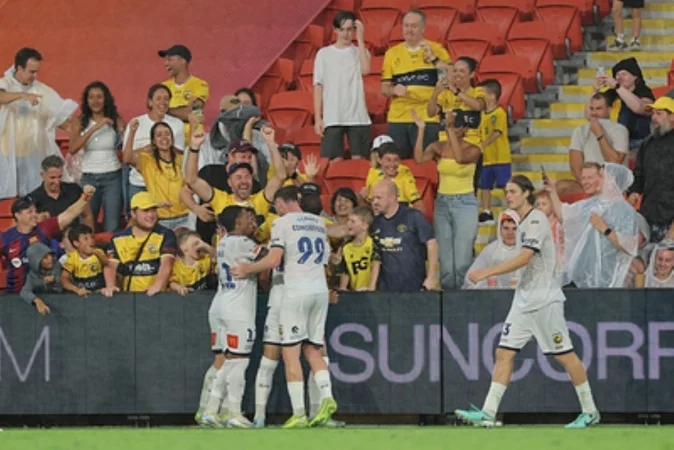 Мельбурн Виктори - Централ Кост Маринерс