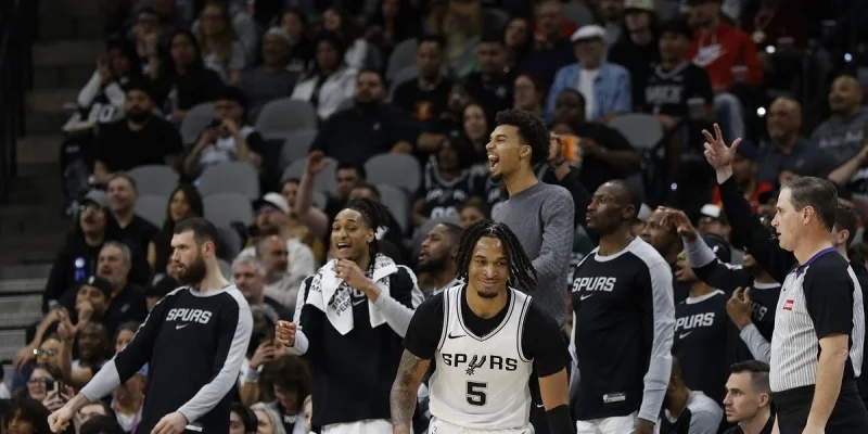 Сан-Антонио - Филадельфия Сан-Антонио - Филадельфия